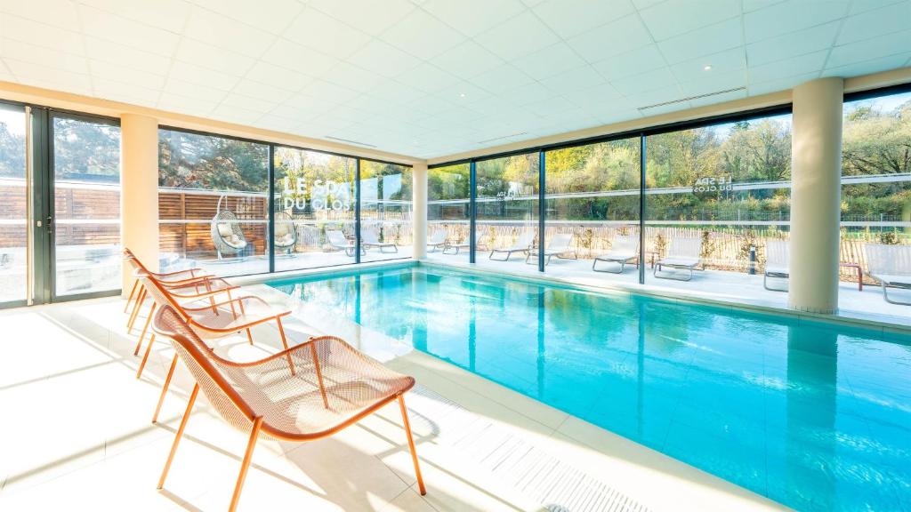 Piscina a Best Western Premier Clos Syrah Hotel & Spa o a prop