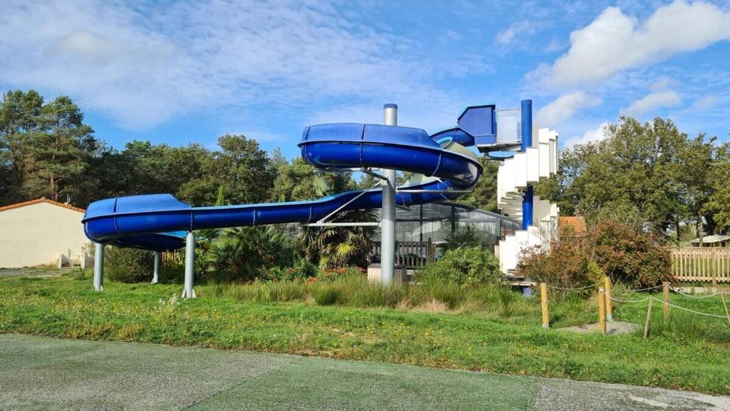 Πισίνα στο ή κοντά στο Loggia Confort Clim 2ch 5per Puy duFou