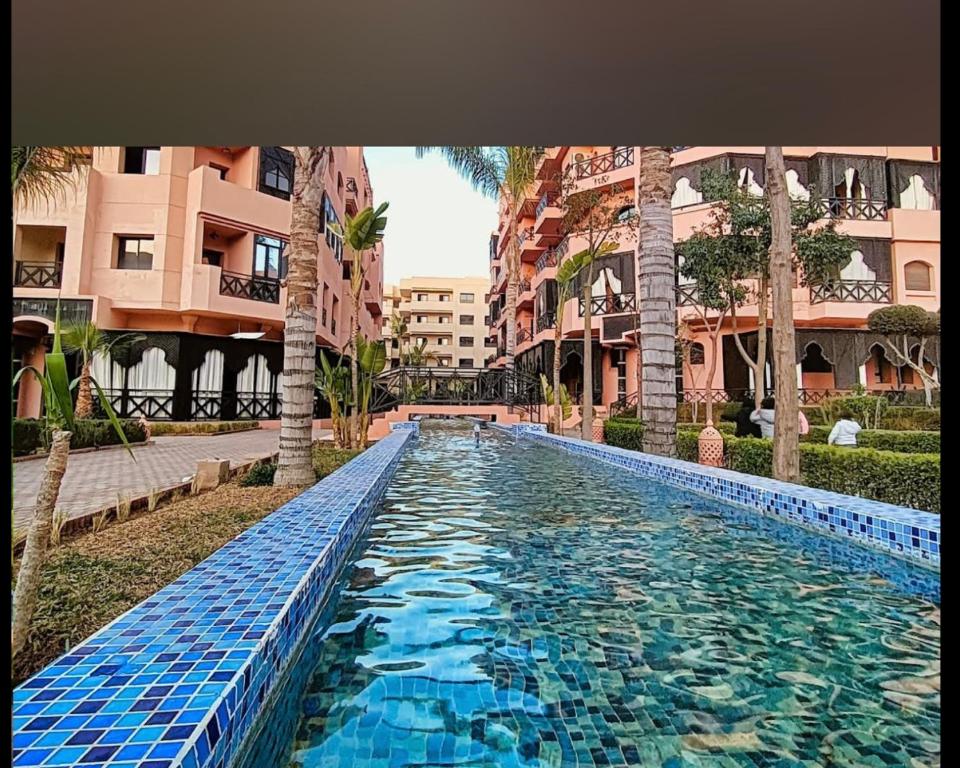 Swimmingpoolen hos eller tæt på Belle résidence avec piscine à Marrakech