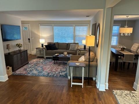 TV a/nebo společenská místnost v ubytování Firepit + Private Yard • Walk to Perkerson Park