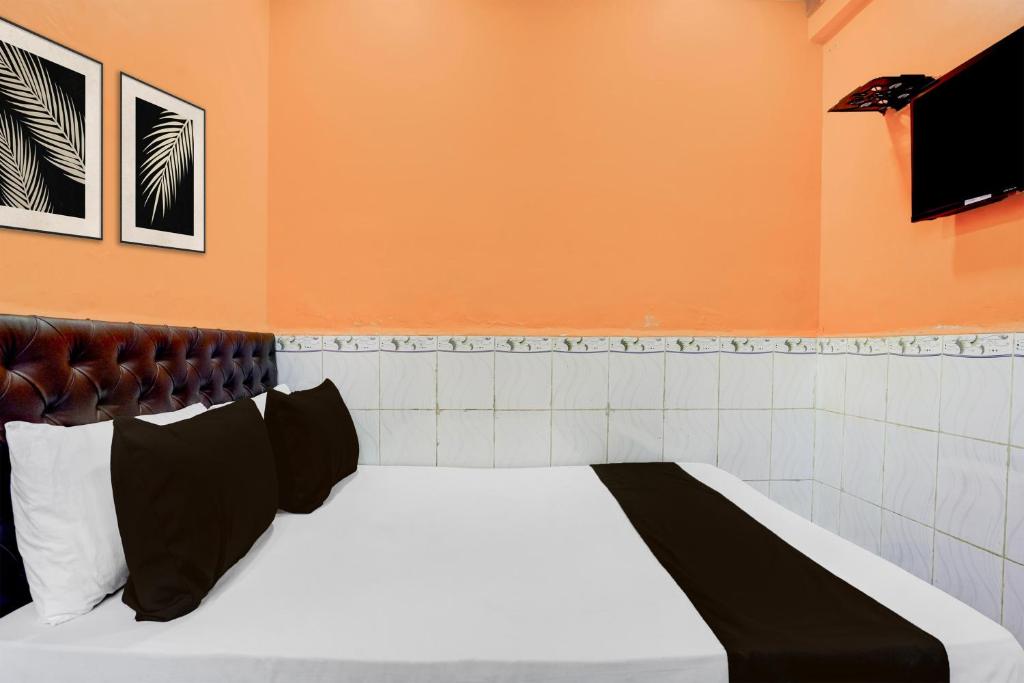 Μια τηλεόραση ή/και κέντρο ψυχαγωγίας στο Hotel O Yash Lodging