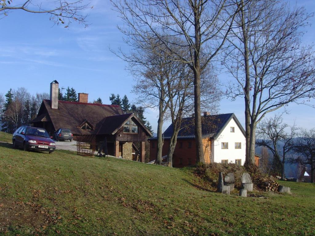 Příroda nedaleko venkovského domu
