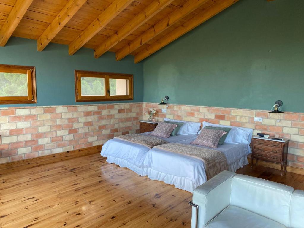 MASIA MAS DE LA CREU - Deluxe Double Room With Castle View