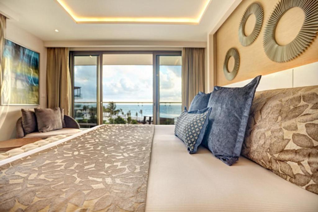 Hideaway at Royalton Riviera Cancun, An Autograph Collection All- Inclusive Resort - Adults Only - Luxury Suite Ocean View Con Terraza Jacuzzi Diamond Club
