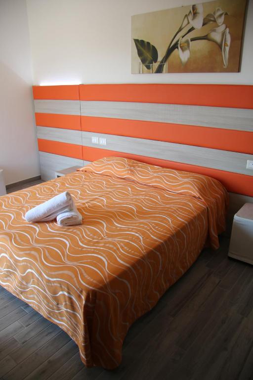 ChrisMare Hotel - Standard Triple Room With Side Sea View