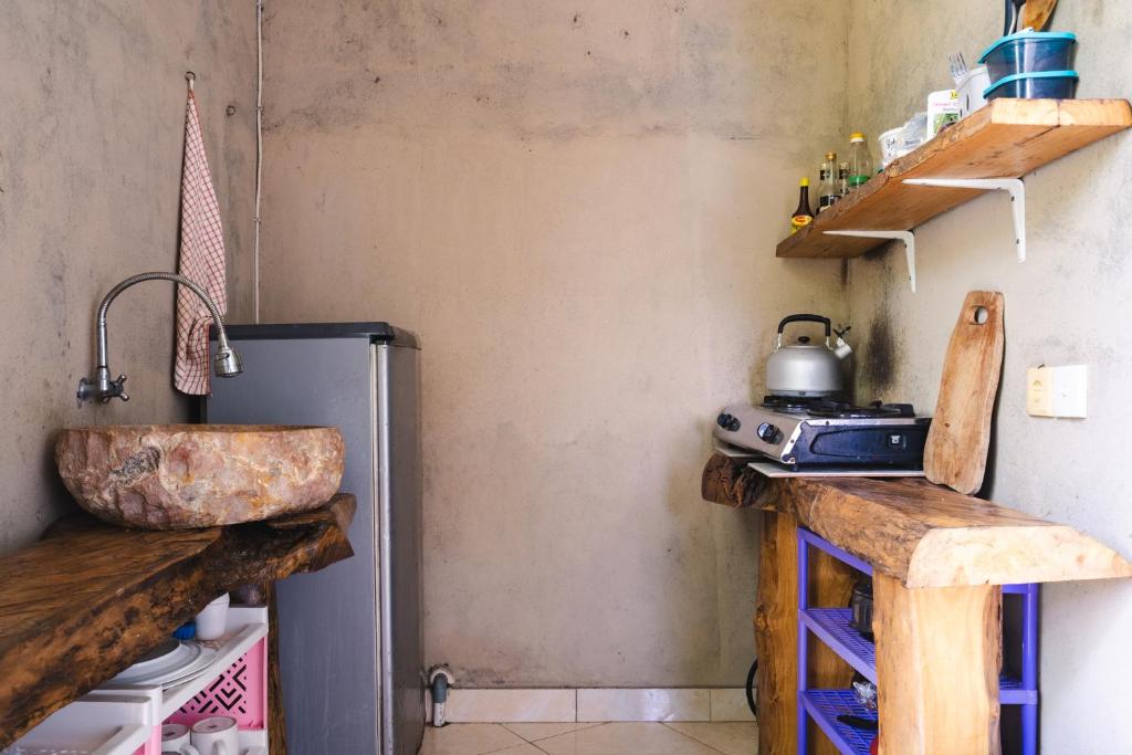 Amed Sari Beach Guesthouse - 高级双人间