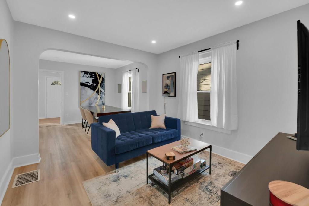 Φωτογραφία από το άλμπουμ του Bright 2-BR Home by Breweries/Riverfront/Casino σε Windsor