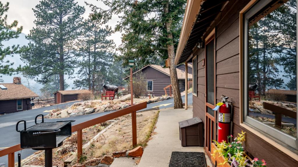 McGregor Mountain Lodge photo