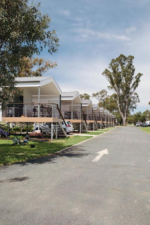 a row of houses on the side of a road at Bridgewater Caravan Park Near Bendigo in Bridgewater-on-Loddon