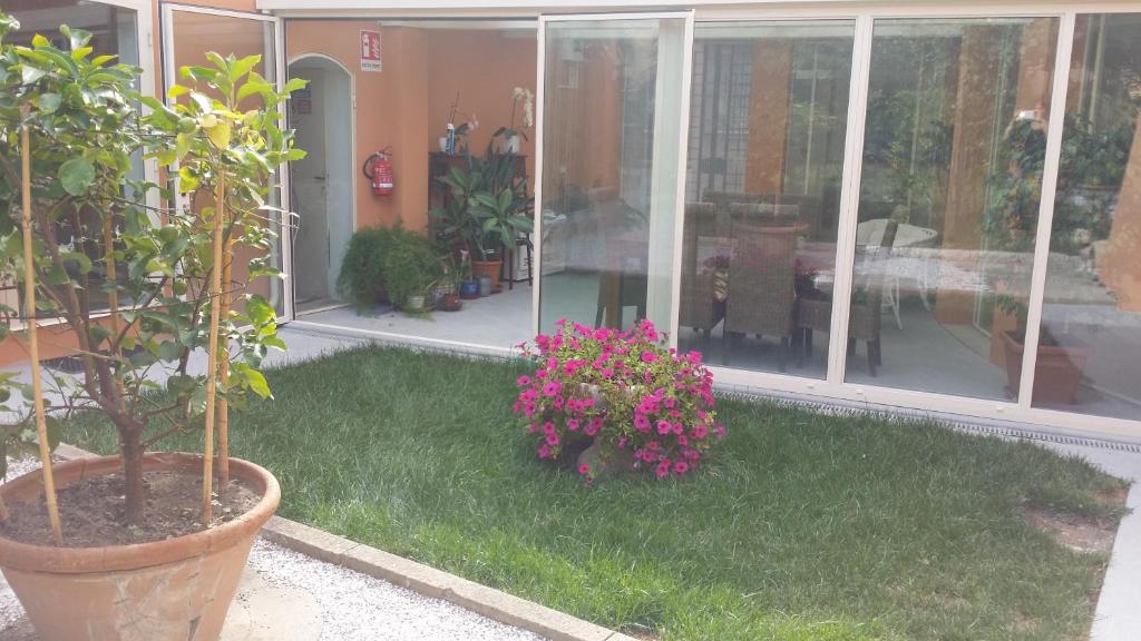 Ogród w obiekcie Relais Pacinotti Apartments