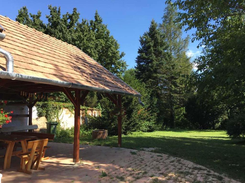 Ogród w obiekcie Hétmérföldes Vendégház