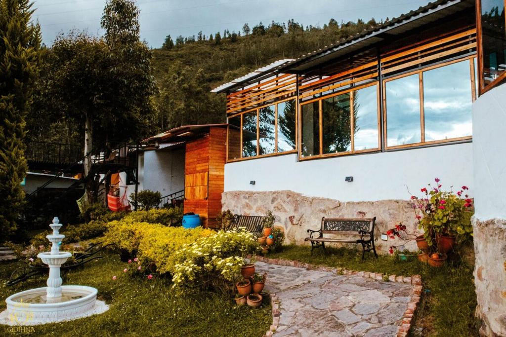 Κήπος έξω από το Cabaña Alma de Campana