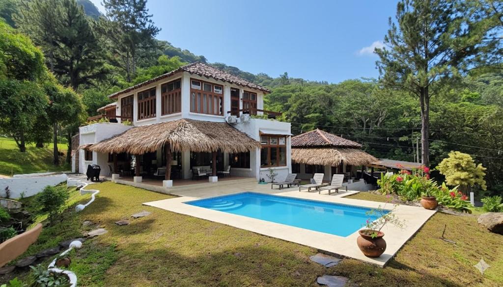 Curated visual reference: Picture Idea: Luxury Cabin Heated Pool 4 Bedrooms Sorá Precios Actualizados 2026