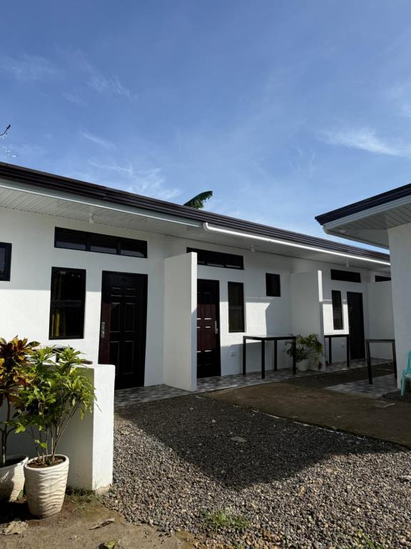 Το κτήριο όπου στεγάζεται  το διαμέρισμα