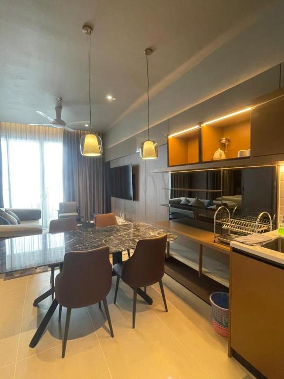 Η κουζίνα ή μικρή κουζίνα στο Antara Genting by Enigma 2BR, Mid Floor