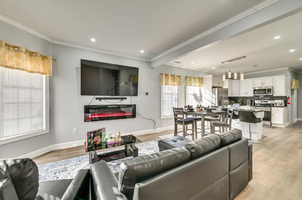 Kuchyň nebo kuchyňský kout v ubytování Walk to Park Modern Apt 2 Mi to Union College!