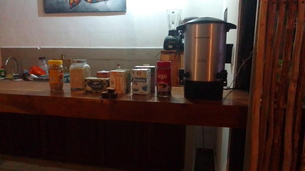 Příslušenství pro přípravu čaje a kávy v ubytování Las cabañas capsulas