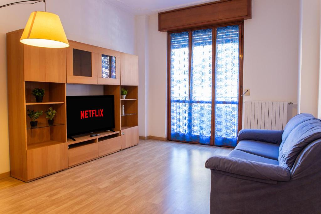 Кухня или мини-кухня в Spacious 6-Guest Home 8 min To Metro & Free Parking
