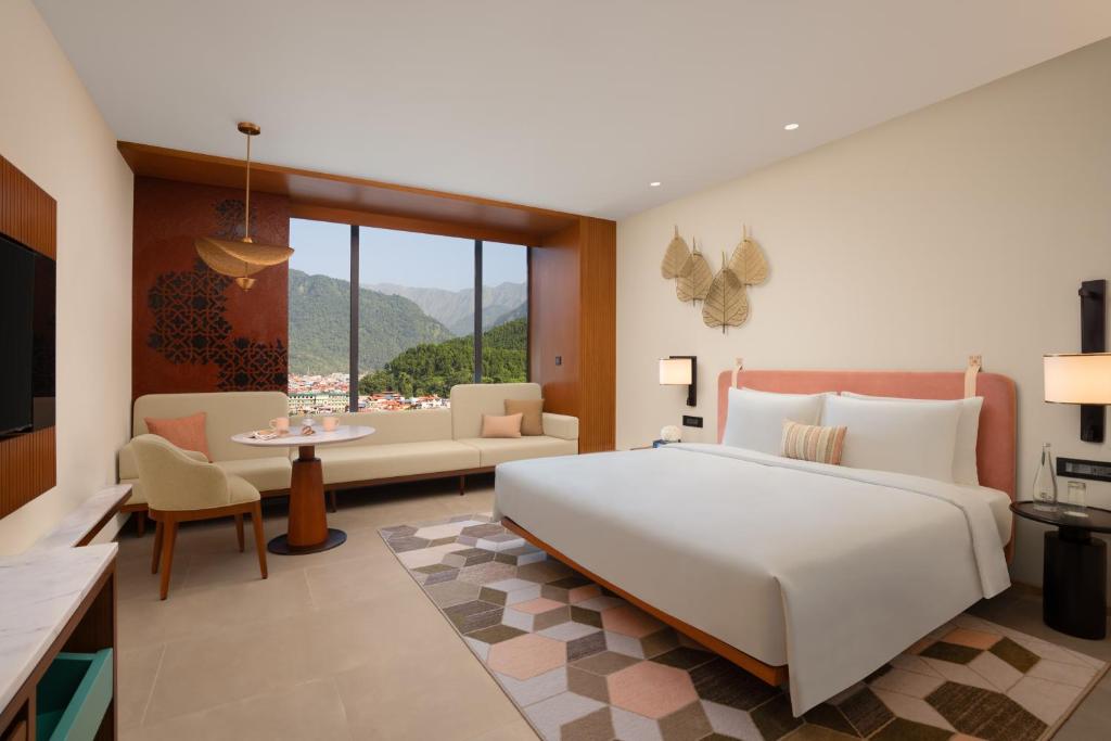 Hyatt Place Butwal - 山景特大号床间