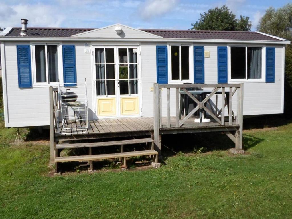Mobil-home de 24m² avec Terrasse pour 5 personnes - API-1-52-1023