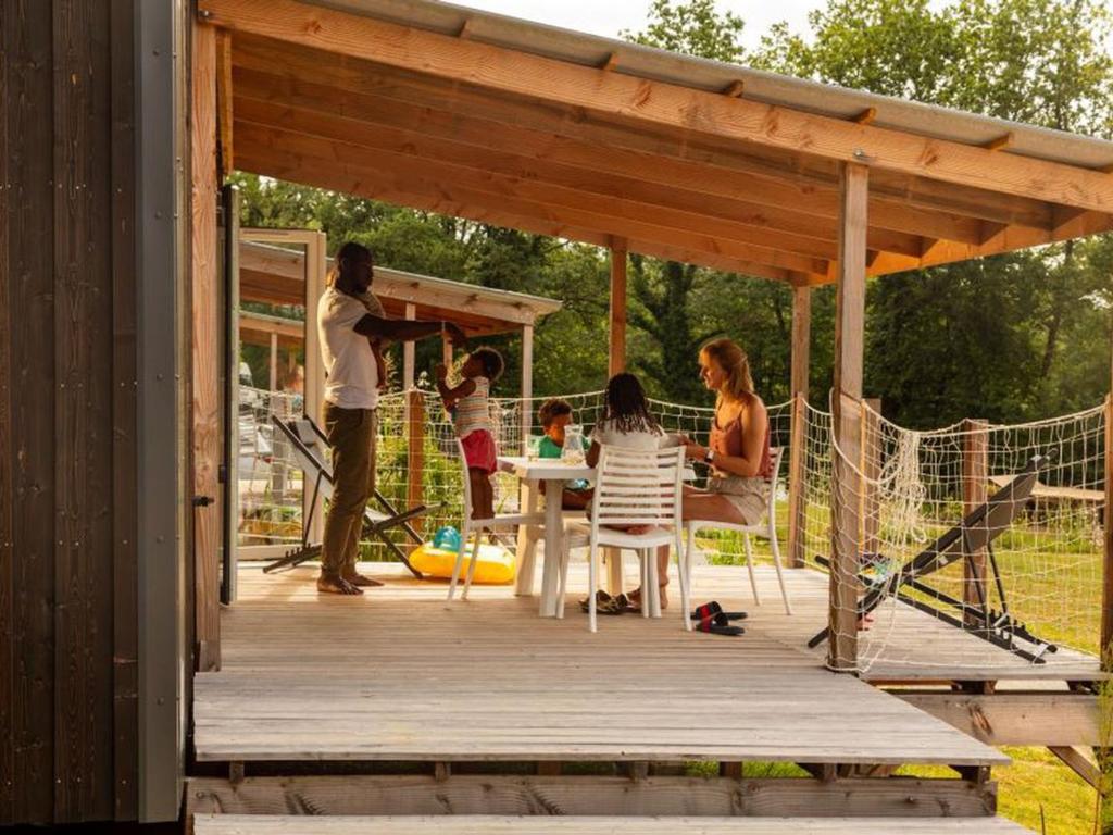 Φωτογραφία από το άλμπουμ του Mobil-home Prestige avec Terrasse pour 4 personnes - API-1-52-1050 σε Martiel