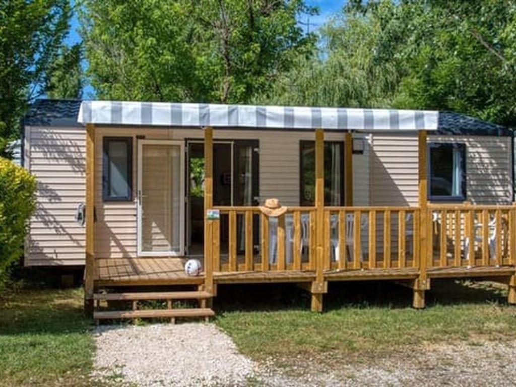 Mobil home confortable avec terrasse à Groléjac - API-1-52-1067
