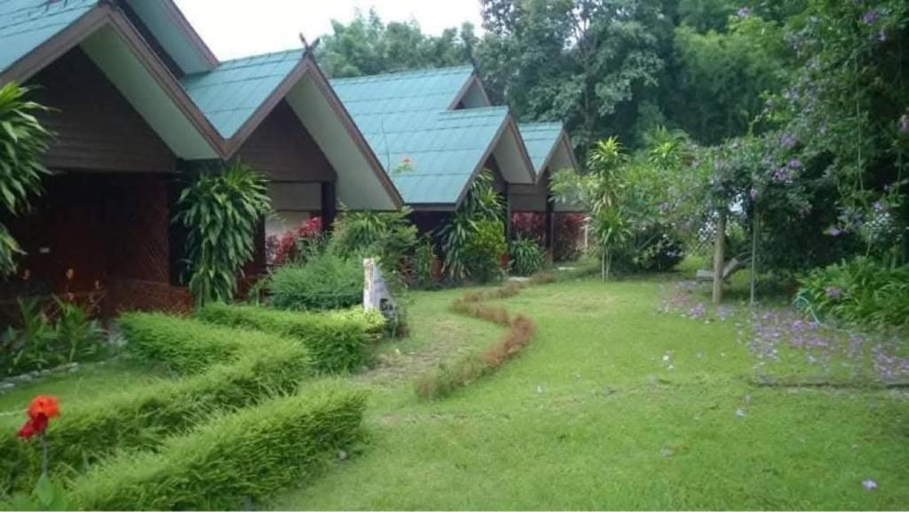 Vườn quanh Pai Hill Side Resort