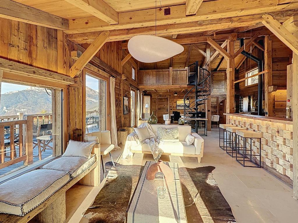 Chalet 5 chambres + dortoir proche pistes Combloux - FR-1-560-173