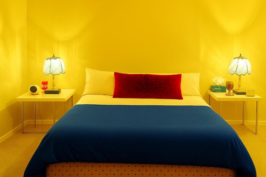 Postel nebo postele na pokoji v ubytování Stylish and cozy private guesthouse