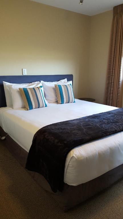 Sails on the Lake - Resim 34