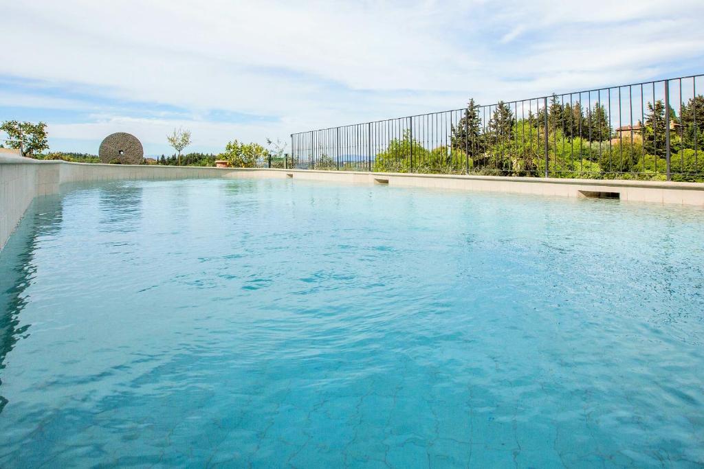 The swimming pool at or close to Agriturismo La Villa Romita