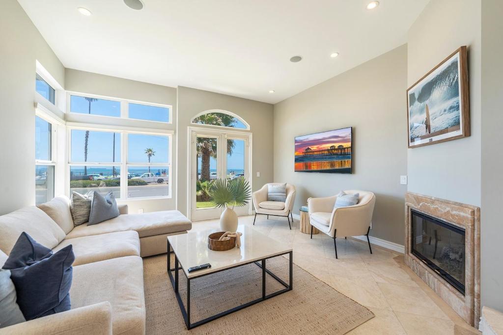 Khu vực ghế ngồi tại Oceanview Oasis