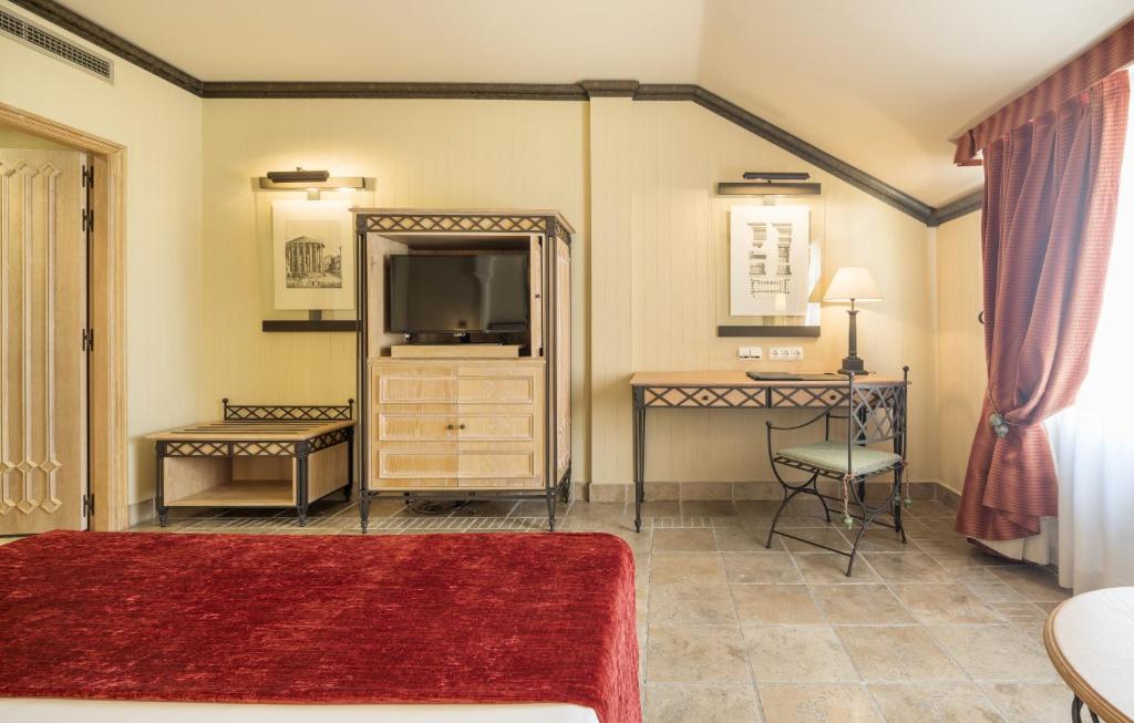 Hotel Ilunion Mérida Palace - 4