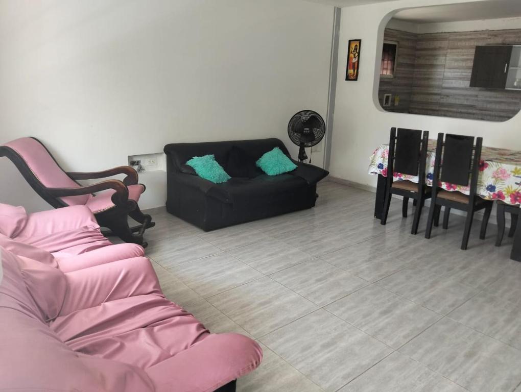 Khu vực ghế ngồi tại La casa de la abuela cartagena