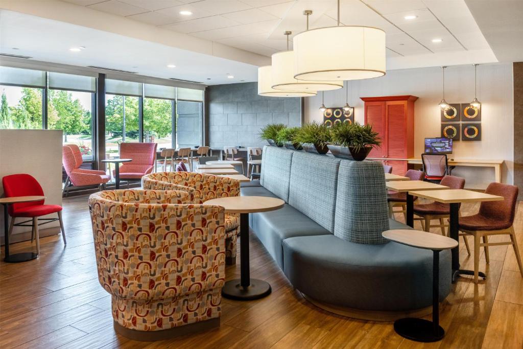 Home2 Suites by Hilton Fargo photo