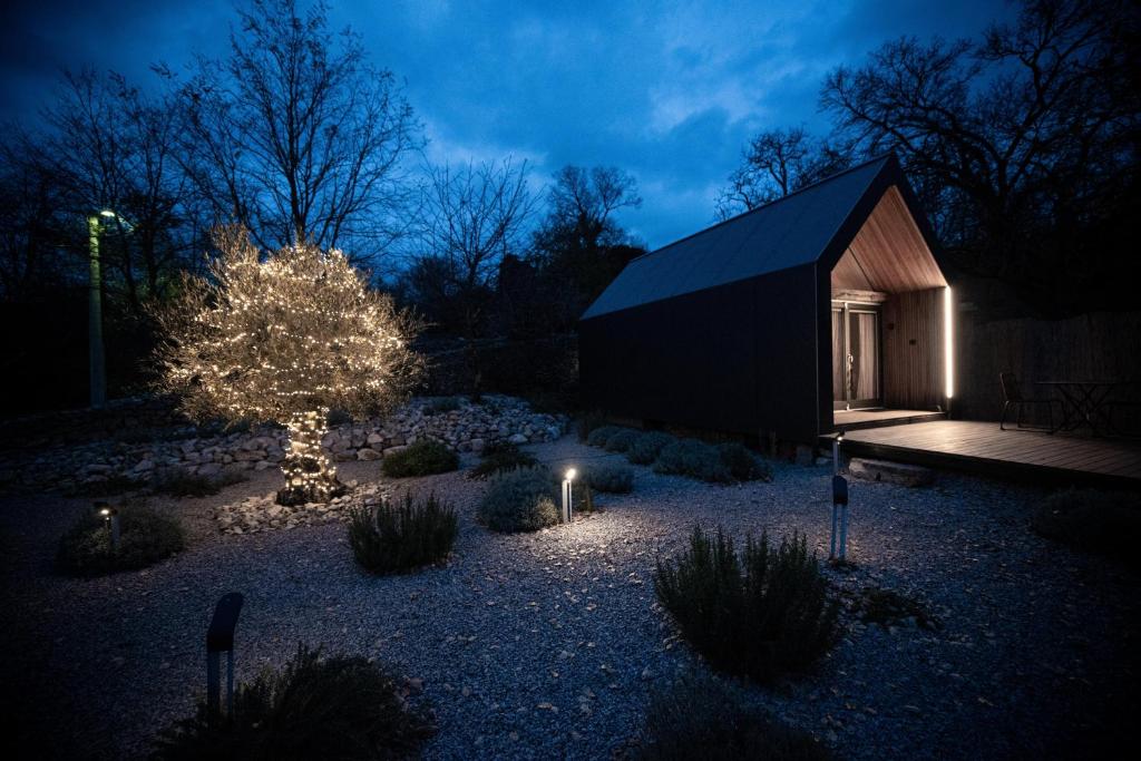 Φωτογραφία από το άλμπουμ του Moon - Tiny house from Callin Wines σε Sežana