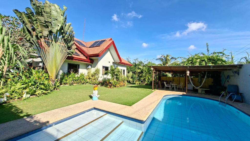 Πισίνα στο ή κοντά στο Villa Shangri-La