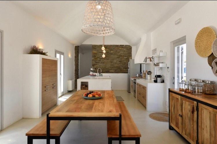 Η κουζίνα ή μικρή κουζίνα στο Villa Apa Calma