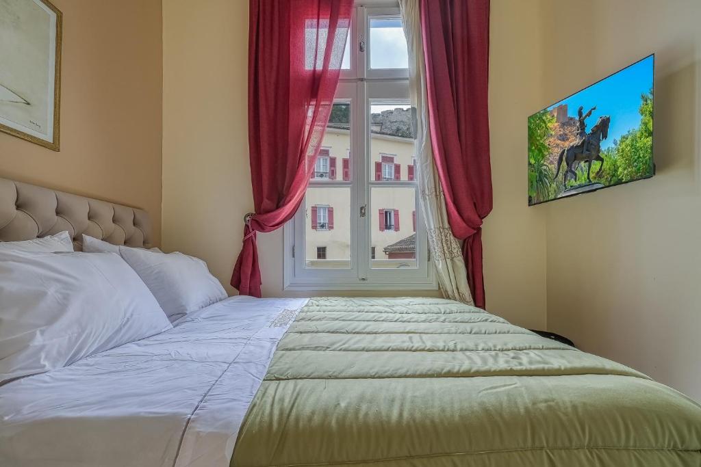 Una cama o camas en una habitación de Theodoros Kolokotronis - Erato