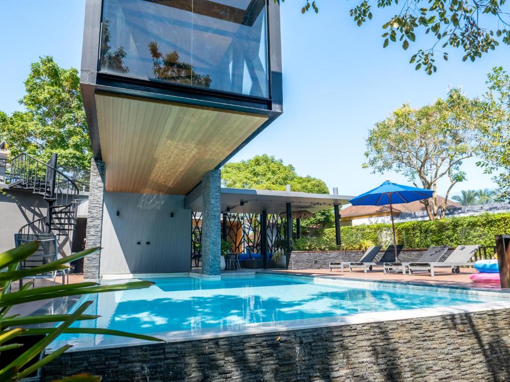 Hồ bơi trong/gần Peaceful 2br Villa Grand Park Shared Pool Gym