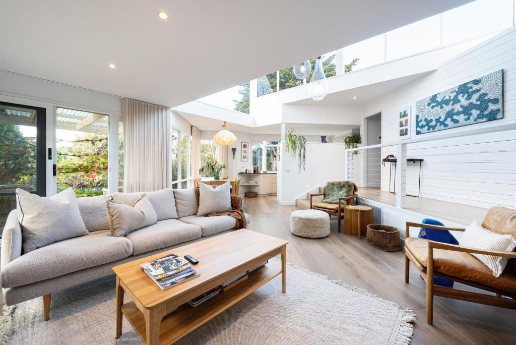 Χώρος καθιστικού στο Sky Views