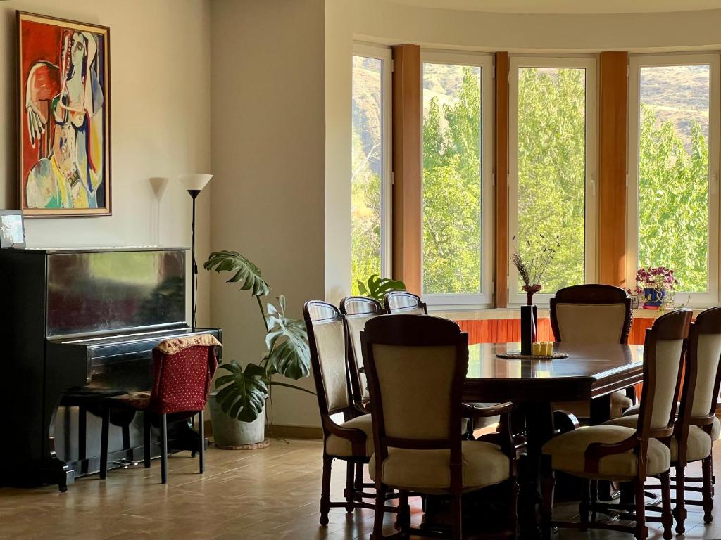 Χώρος καθιστικού στο Panoramic Gallery House