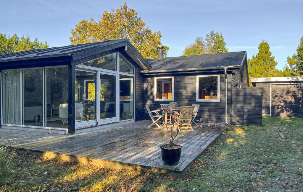 Сад в 3 Bedroom Gorgeous Home