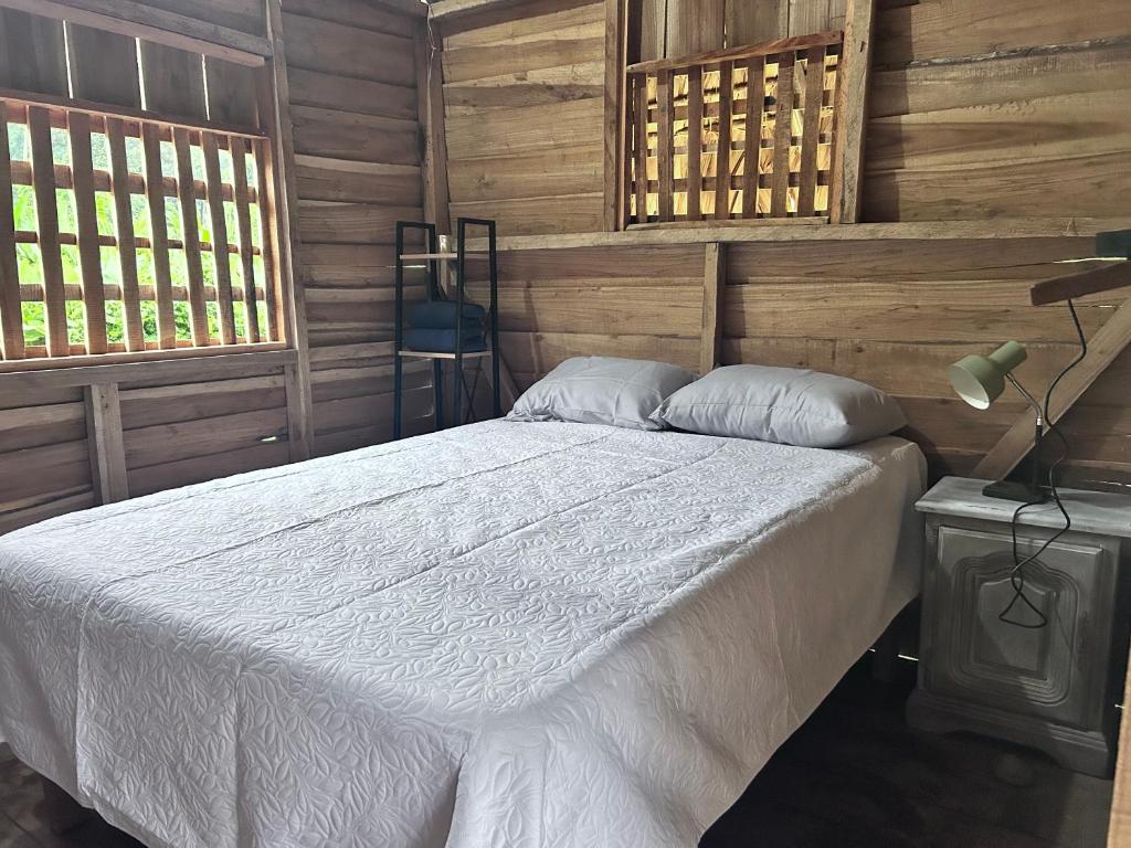 Un pat sau paturi într-o cameră la 1-Ter-Connexion