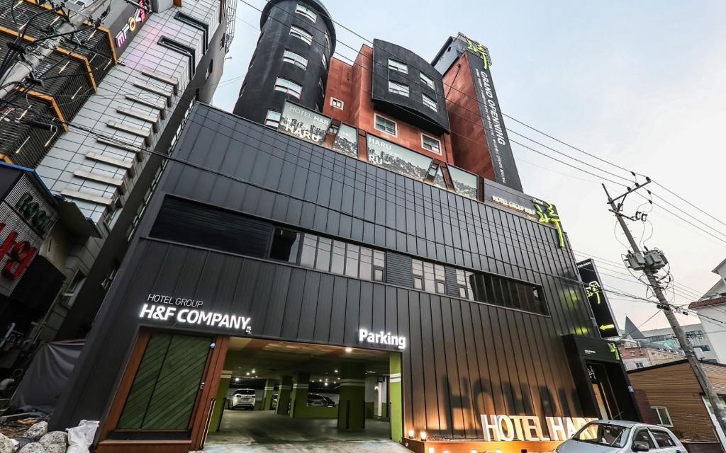 Το κτήριο όπου στεγάζεται  το ξενοδοχείο