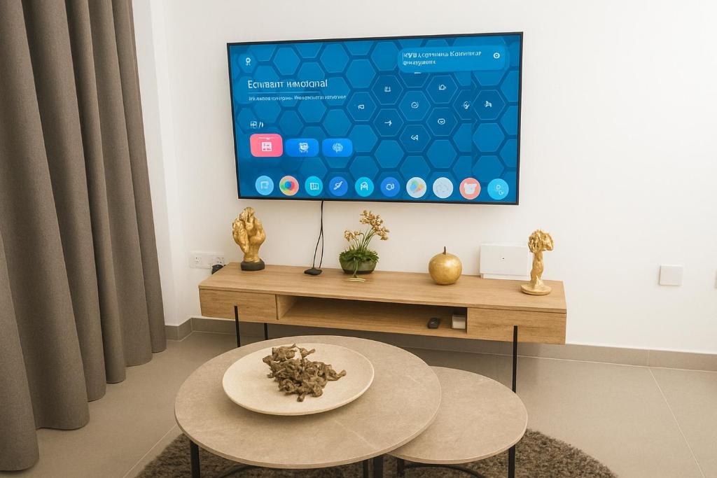 TV/trung tâm giải trí tại Lazuli City Center Ap 11