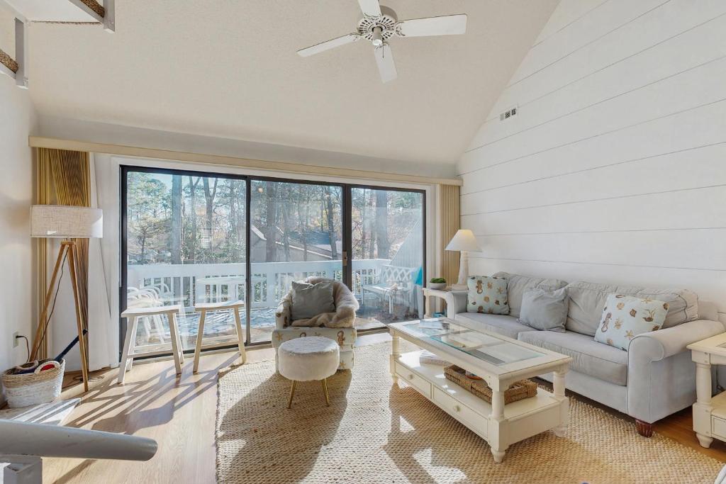 Posezení v ubytování Sea Colony --- 9701 Evergreen Way