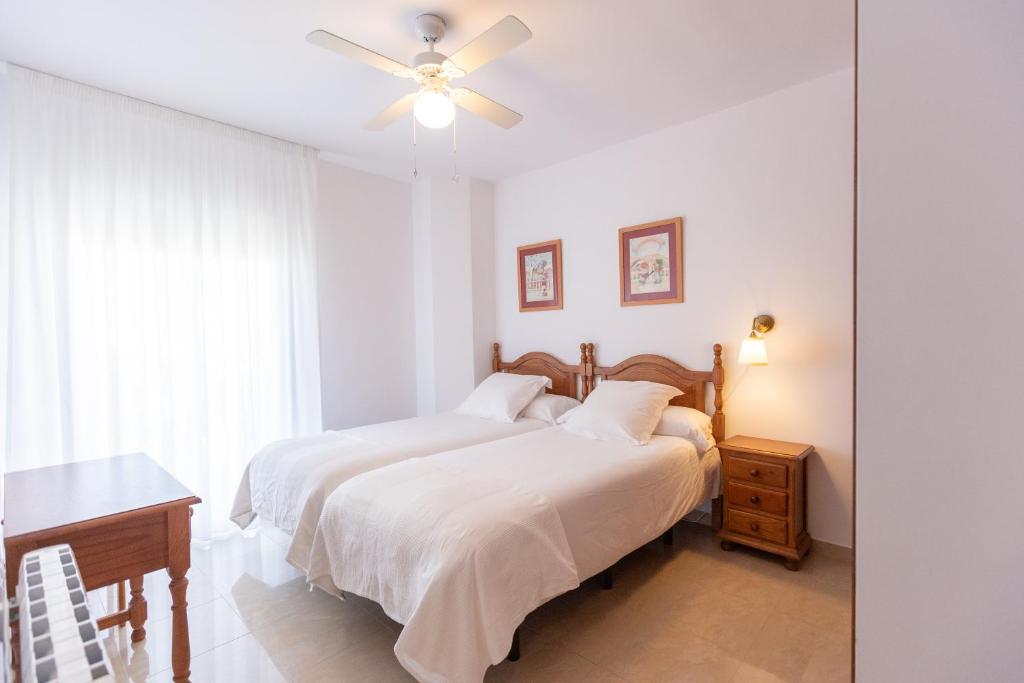 Apartamentos Miguel Angel - Three-Bedroom Apartment (3-6 Adults)