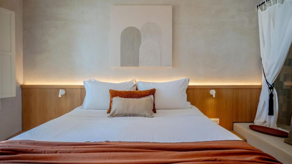 Apeiron Blue Santorini - Sustainable Adults Only 14 Plus - 2