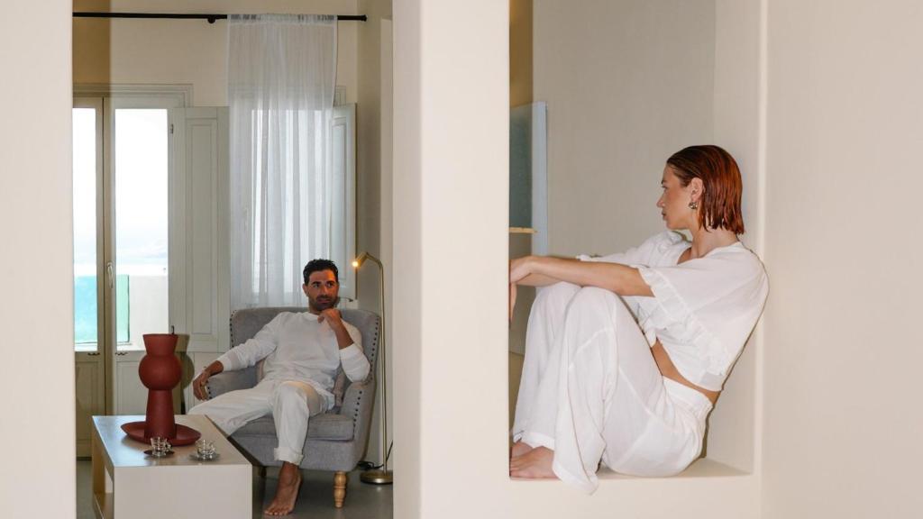 Apeiron Blue Santorini - Sustainable Adults Only 14 Plus - 16